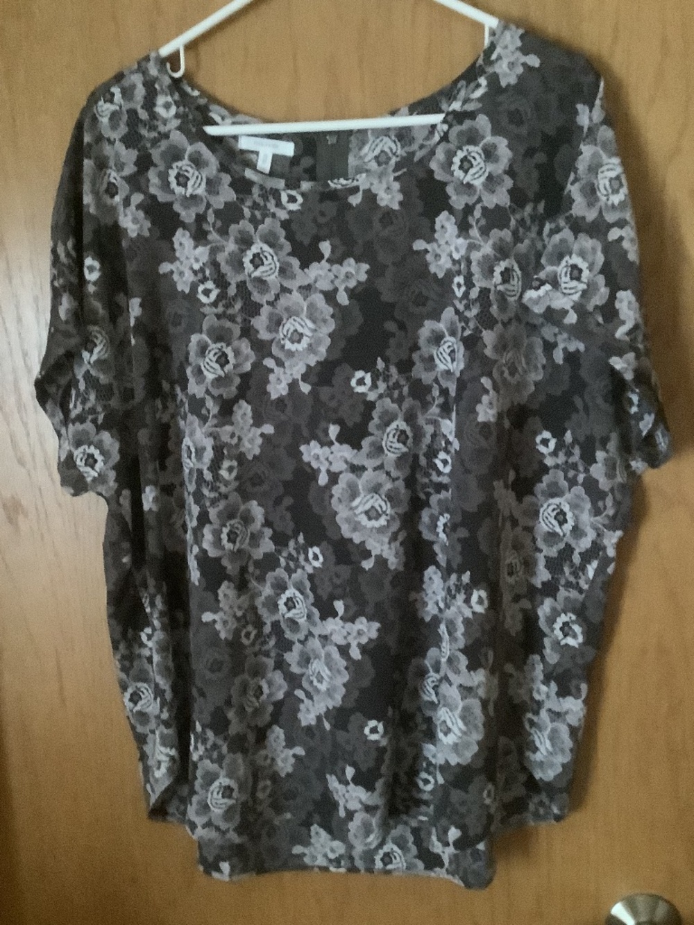 Ladies’ Maurices Black and Gray Top Size XL